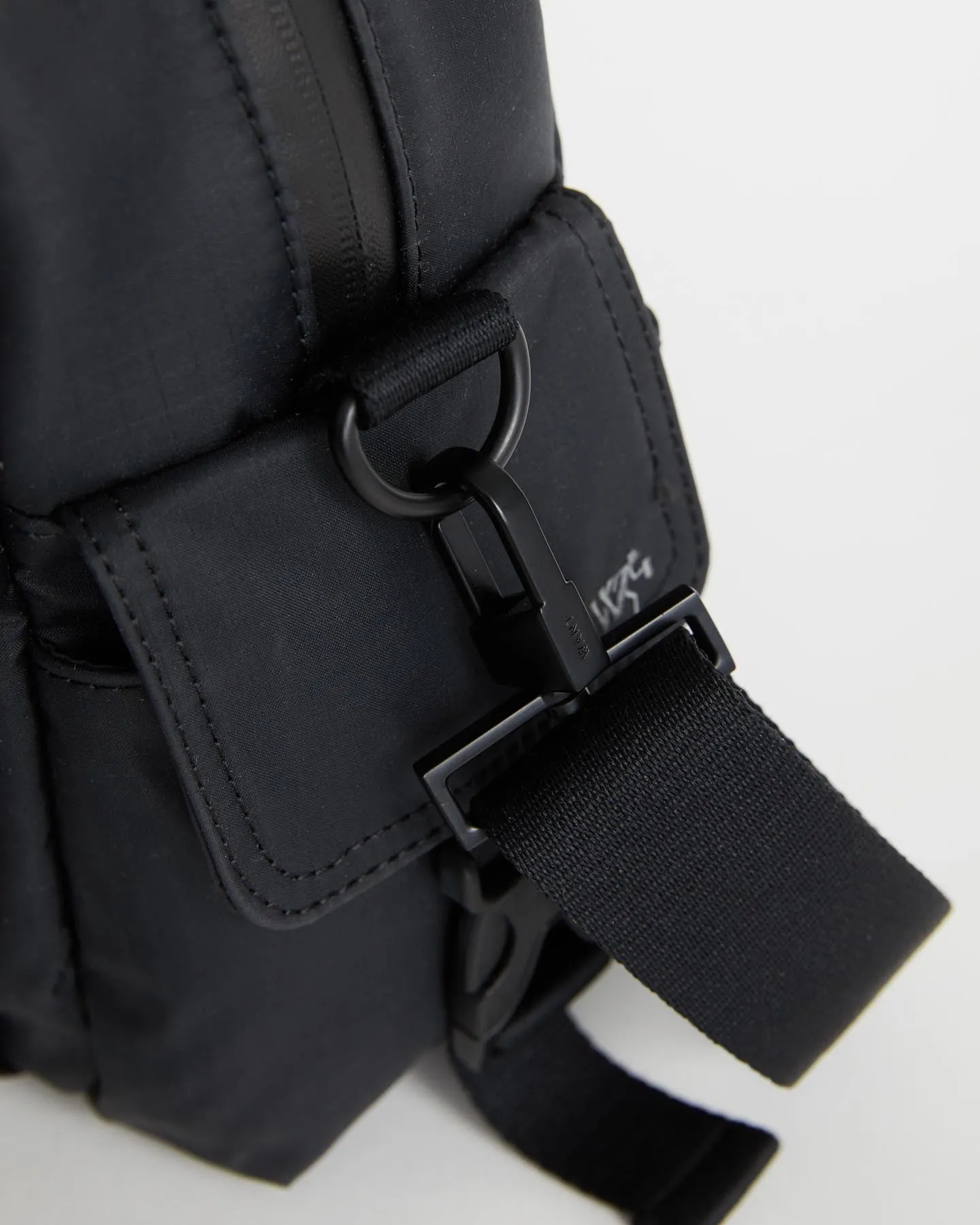 Versatile Gurion Convertible Bag for Cameras