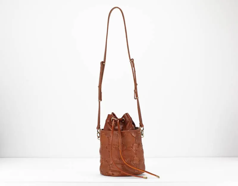 Helon mini bucket bag - Handwoven brown leather