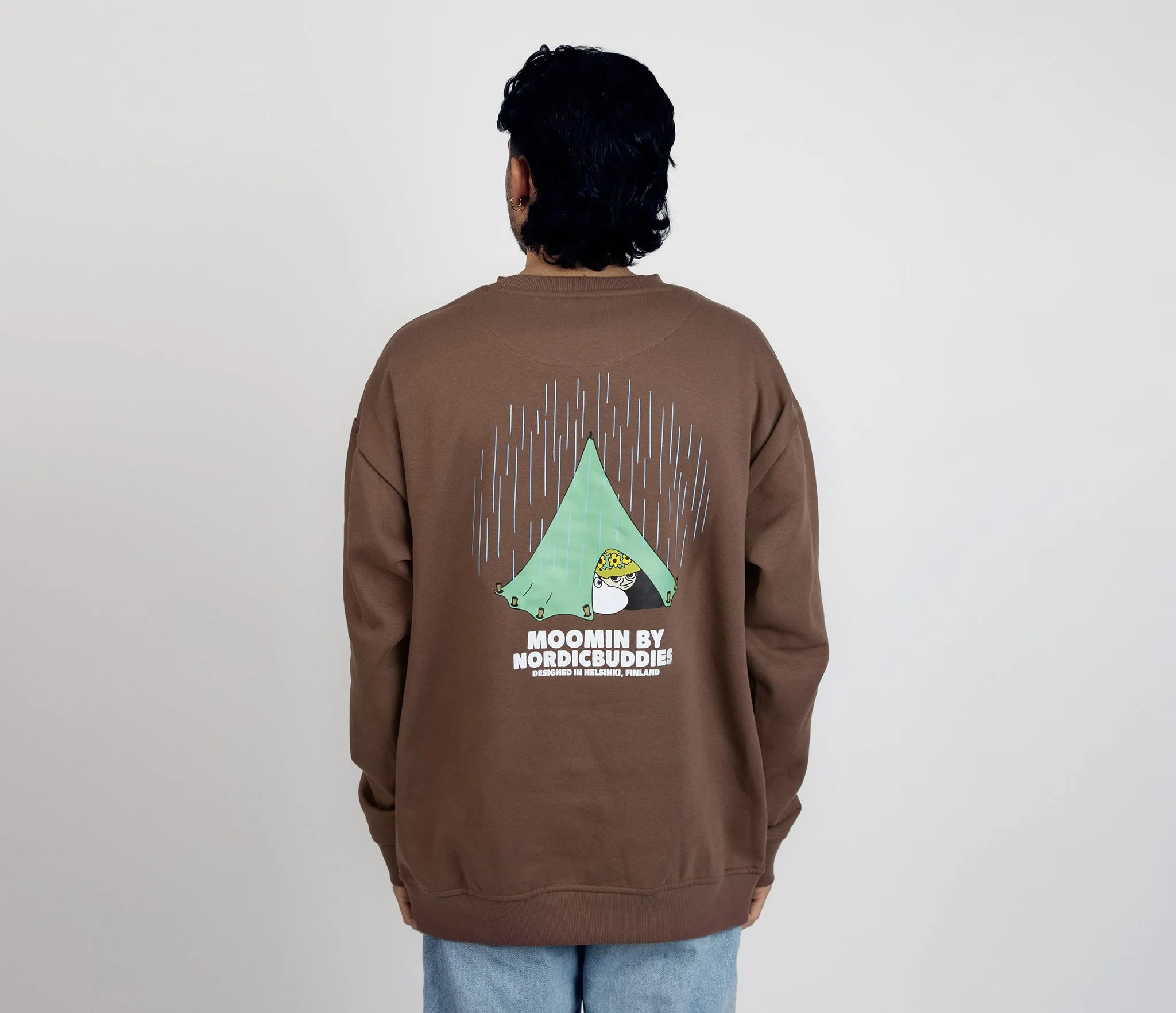 Moomintroll Camping Crewneck College Unisex - Brown